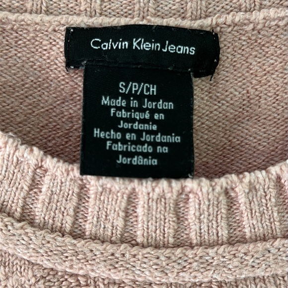 Calvin Klein pink sweater (S) - Picture 3 of 5